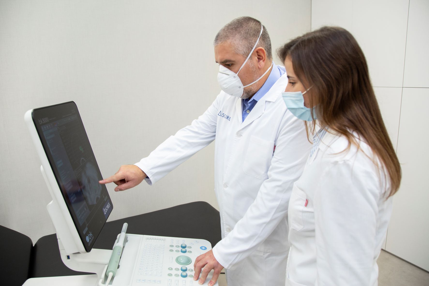 Hiperplasia próstata 2 La hiperplasia benigna de próstata es un proceso natural asociado al envejecimiento.