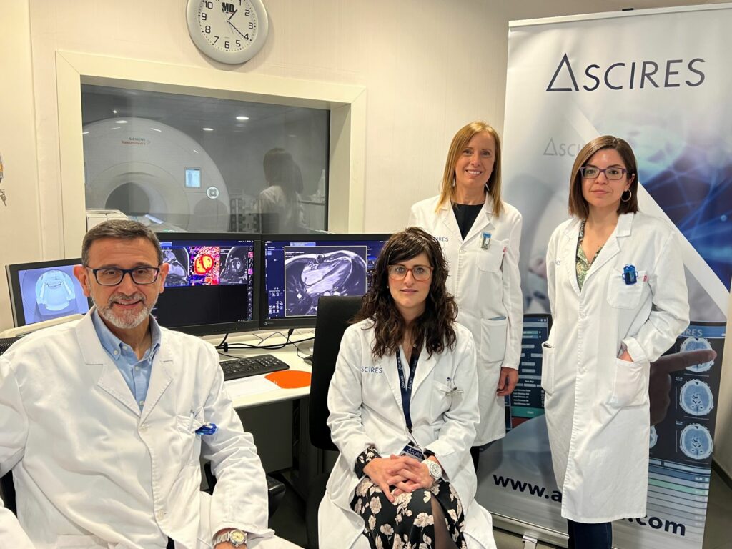 Equipo de Cardiología de Clínicas Ascires, que cuenta con la última tecnología en TC para cuantificar el score de calcio.